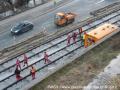 Výstavba w-tramu na nábřeží kpt. Jaroše. Pochvalu si zaslouží nové nepředepjaté pražce, které zrychlují montáž.. | 06.03.2012