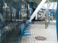 Sedadla pro cestující na nástupišti zastávky K Barrandovu do centra | 30.7.2006