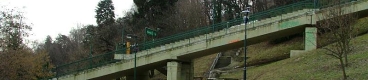 Zastávka Nebozízek umístěná na mostní konstrukci