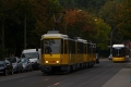 Souprava vozů KT4D #6127+6122 v podzimních barvách u zastávce Oderbruchstrasse. | 28.9.2017