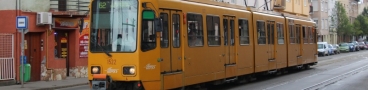 Do zastávky Rákospatak utca vjíždí vůz Duewag TW6000 ev.č.1522 vypravený na linku 62. | 24.6.2014