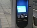 Až teď jsem si vzpomněl, že jsem si vlastně ani nenafotil místní automat na jízdenky. Je na karty a funguje naprosto perfektně. Chtělo by to nějaký podobný i k nám do Prahy. | 13.-15.6.2014