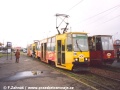 Bedzin, setkání soupravy 105N vedenou vozem ev.č.629 a soupravy 105N s vlečným vozem ev.č.450 na lince 28 | 1.10.2004