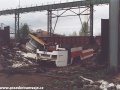 Neslavný konec prototypového vozu RT6N1 ev.č.0084 v kralupském Kovošrotu. | duben 2002