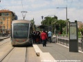 V zastávce Opéra - Vieille Ville byl vyfotografován vůz č. 19 ve směru na Las Planas. Zájem cestujících o tramvajovou dopravu nepotřebuje asi žádný komentář. Tramvaje zde jezdí plné v intervalu cca 5 minut. Nejsou vyvěšeny žádní jízdní řády, cestující se řídí informačním systémem | 9.5.2009