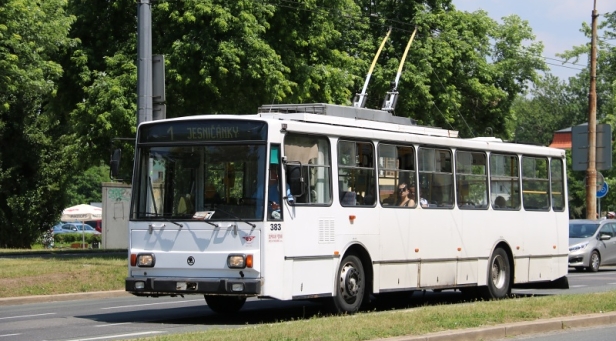 Trolejbus Škoda 14Tr17/6M #383 v Sukově třídě. | 4.6.2018