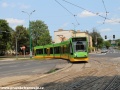 Křižovatku u zastávky Wielkopolska projíždí vůz Siemens Combino ev.č.514. | 1.7.2012