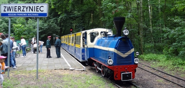 Kromě tramvají je v Poznani provozována také parková železnice, která naváží kolem Maltańského jezera návštěvníky do zdejší zoologické zahrady. | 13.7.2015