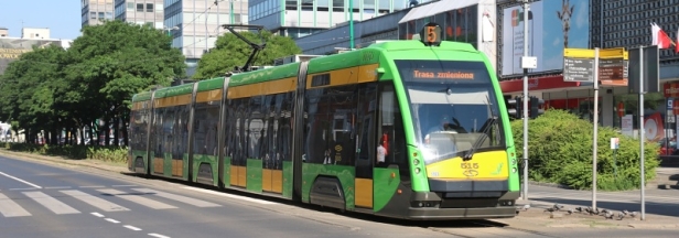 Solaris Tramino S105P #515 se blíží do zastávky Marcinkowskiego. | 24.6.2016