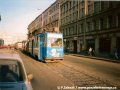 Finskij pereulok se soupravou vozů LM68 vedenou vozem ev.č.4692 s reklamou na Podravku :-) Inu je ten vůz šmakózní, že... | 8.5.1996
