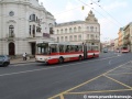 Trolejbus Škoda 15Tr13/6M ev.č.556 z roku 1995 projíždí okolo budovy ústeckého divadla. | 4.4.2014