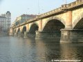 Pohled na Palackého most z náplavky pod Rašínovým nábřežím | 23.1.2006