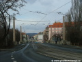 Celkový pohled na vozovky a chodníky původního mostu přes Buštěhradskou dráhu v úrovni Svatovítské ulice. | 9.2.2006