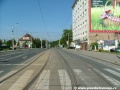 Tramvajová trať se v ulici U Plynárny napřimuje a v úrovni vozovky pokračuje k zastávkám Chodovská.