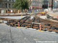 Na křižovatce Palackého náměstí dochází k výraznému posunu osy kolejí ve směru Zborovská - Karlovo náměstí. | 19.8.2007