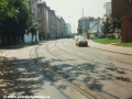 Původní stav tramvajové tratě v ulici Na Veselí před rekonstrukcí do velkoplošných panelů BKV, nějak je tu výrazně méně automobilů, co říkáte? | 1.7.1995