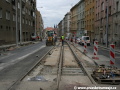 Konec novostavby tramvajové tratě v Radlické ulici, v rekonstruovaném úseku k zastávce Křížová jsou již kolejnice ukládány na původní železobetonovou desku | 19.9.2008