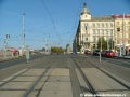 Za zastávkami Palackého náměstí tramvajová trať přechází do klasické konstrukce.