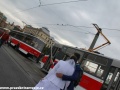Zájem o průvod projevovalii zahraniční svatebčané, kteří si pořizovali „selfíčka“ s vystavenými tramvajemi. | 20.9.2015
