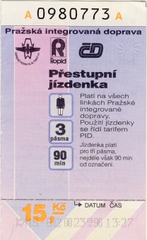 Třípásmová jízdenka v ceně 15,- Kč byla označena v metru v centru Prahy, cestující na ni tedy mohl dojet nejdále do prvního vnějšího pásma.