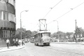 Sólo vůz T3 vypravený na linku 10 stoupá během Spartakiády 1975 Myslbekovou ulicí na Malovanku. | 1975
