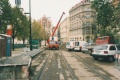 Tramvajová trať na Smetanově nábřeží sice zaplavena nebyla, ale voda pronikla do podloží a vymlela zde velké dutiny, které bylo nutné opravit. | 14.10.2002