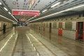 Na konci září byly povodní zasažené soupravy metra 81-71 odtaženy ze stanice Florenc do depa Kačerov, kde byly, po důkladné očistě, připraveny k odeslání na modernizaci. | 25.9.2002
