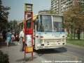 Mezi autobusy typu Ikarus 280 se našel i pěkný kousek s celovozovou reklamou. Autobus ev.č.4573 s reklamou Canaria travel byl vyfotografován na lince 213 v zastávce Koh-i-noor. V roce 2009 se kloubové autobusy na linku 213 možná zase vrátí | 25.8.1997