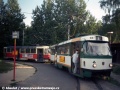 V nástupní zastávce smyčky Horní Hanychov se nachází souprava T3 ev.č.38+43. | 18.8.1998