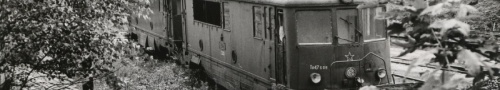Motorové lokomotivy T 47.008 a T 47.020 odstavené přes čtyři od ukončení provozu Heřmaničky pod širým nebem frýdlantského depa... | 1.8.1980