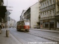 Vůz T1 ev.č.5002 v roce 1978 ještě v pravidelném provozu na lince 31 u Letenského náměstí [Foto: Miroslav Křehlík]
