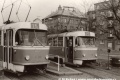 Vlaky linky 15 vedené vozy T3 #6196 a #6198 ve smyčce Nádraží Smíchov. | 6.12.1975
