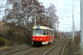 Kobyliský vůz T3 #6914 vypravený na linku 21 klesá na nájezdové trase Trojskou ulicí k zastávce Nad Trojou. | 30.12.2004