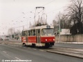 Vůz T3SUCS ev.č.7143 vypravený na linku 2 míří od Divoké Šárky k vozovně Vokovice. | 20.12.2002