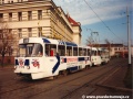 Souprava vozů T3SUCS ev.č.7172+7173 vypravená na linku 18 manipuluje v prostoru původního kolejového uspořádání smyčky Vozovna Pankrác. | 1994