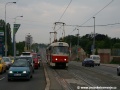 Před zastávkou Nádraží Veleslavín zachytil fotograf soupravu vozů T3SUCS ev.č.7178+7179 vypravenou na linku 36. | 23.5.2008