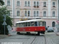 Vůz T3SUCS ev.č.7233 vypravený na linku 15 opouští jednokolejnou manipulační trať v ulici Hládkov. | 27.9.2005