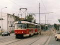 Souprava vozů T3M2-DVC ev.č.8015+8077 vypravená na linku 7 opustila zastávku U Elektry. | 5.10.2002