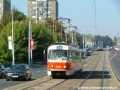Souprava vozů T3M ev.č.8038+8021 vypravená na linku 36 uhání k zastávce Nádraží Veleslavín. | 5.9.2004