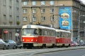 Souprava vozů T3M ev.č.8044+8049 vypravená na linku 11 míří od Biskupcovy k Nákladovému nádraží Žižkov.  | 30.8.2006