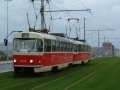 Souprava vozů T3M ev.č.8106+8103 vypravená na linku 3 se blíží od Sazka arény k zastávce Ocelářská. | 27.3.2004