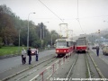 Na Kotlářce se s vozem T7B5 ev.č.0024 potkala souprava vozů T3R.P ev.č.8240+8241 vypravená na linku 4. | 17.10.2001