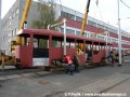 Karoserie vozu T3R.PLF ev.č.8252 krátce po přivezení na silničním trajleru do Opravny tramvají Ústředních dílen. | 2.11.2006