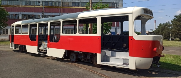 Karoserie budoucího vozu T3R.PLF #8288 v Opravně tramvají. | 25.5.2021
