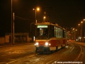 Souprava vozů T6A5 ev.č.8607+8608 vypravená na linku 20 vyčkává na vjezd do smyčky Divoká Šárka. | 16.3.2007