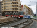 Souprava vozů T6A5 ev.č.8629+8628 vypravená linku 26 projíždí dočasným obloukem v prostoru křižovatky Hradčanská. | 31.5.2010