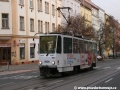 Nuselskou ulicí stoupá k zastávce Palouček vůz T6A5 ev.č.8638 vypravený na „převlékací“ linku 37. | 19.11.2011