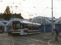 Prototypový vůz RT6N1 ev.č.9051 odstavený během ranního svítání na kolejové harfě vozovny Pankrác. | 4.10.1996