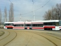 Vůz RT6N2 #9101 odstavený v areálu Opravny tramvají Ústředních dílen vyčkává na motory z vozu RT6N1 #9104 náhradou za své vyhořelé. | 27.3.2006