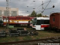 Ještě nedávno zcela nečekaná společnost vozu RT6N2 ev.č.9101, RT6N1 ev.č.9104 s lokomotivou 750.371 v areálu DPOV, a.s. Nymburk | 1.10.2009
